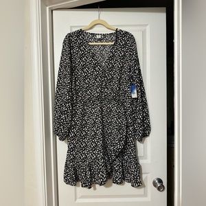 NWT Black & White Animal Printed Wrap Dress Size XL